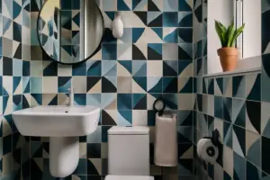 Rivestimenti ceramici a motivi geometrici: perché rendono unico anche il più piccolo dei bagni